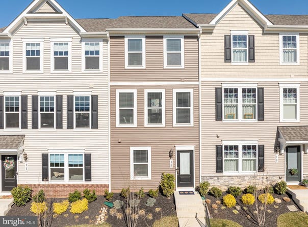 15 CAPITOL MEWS, RANSON, WV 25438