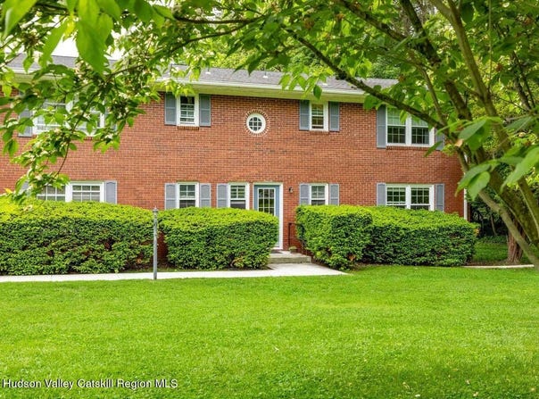 33-4 Huguenot Street, New Paltz, NY 12561