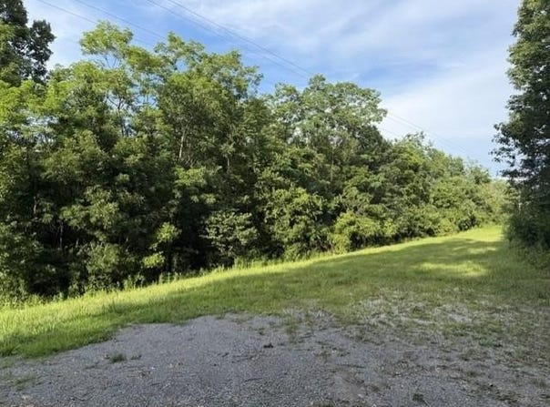 1121 Galbraith Rd., Brooksville, KY 41004