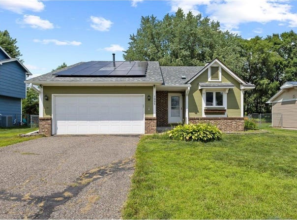 7995 Upper 145th Street W, Apple Valley, MN 55124