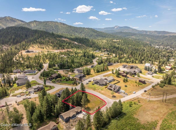 101 Happy Trail Ln, Pinehurst, ID 83850