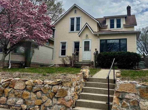 913 N 4th Street, Mankato, MN 56001