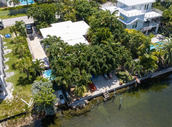 12 Bay Drive, Saddlebunch, FL 33040