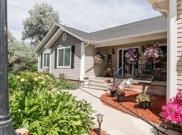 9581 E 8000 N, Lapoint, UT 84039