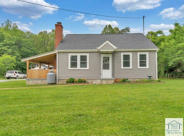844 Fisher Farm Rd, Martinsville, VA 24112