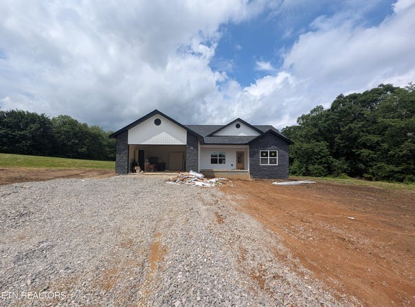 249 Old Grimsley Court, Grimsley, TN 38565