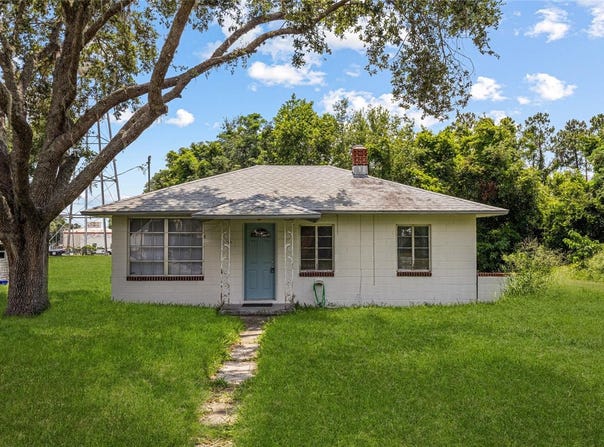 105 N FLORIDA AVENUE, HOWEY IN THE HILLS, FL 34737