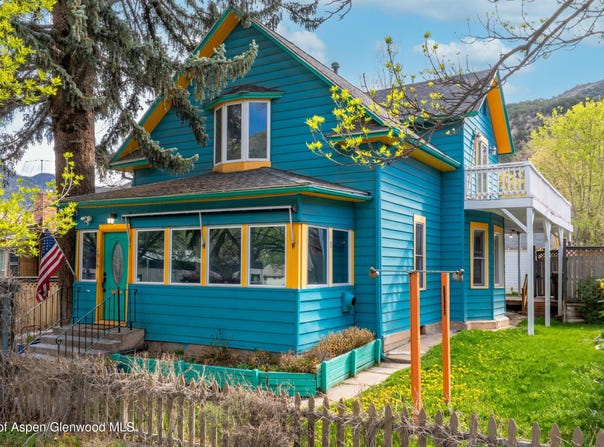 1018 Grand Avenue, Glenwood Springs, CO 81601