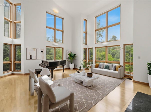 3411 W River Dr, Mequon, WI 53097