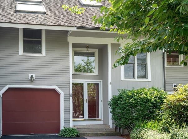 57 Green Heron Lane, Nashua, NH 03062