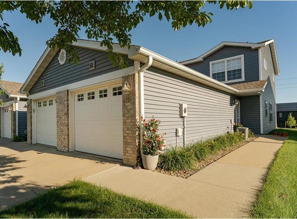 587 Pointe Court SW, Rochester, MN 55902