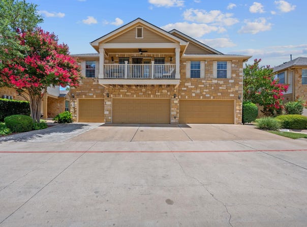 16100 S Great Oaks DR, Round Rock, TX 78681