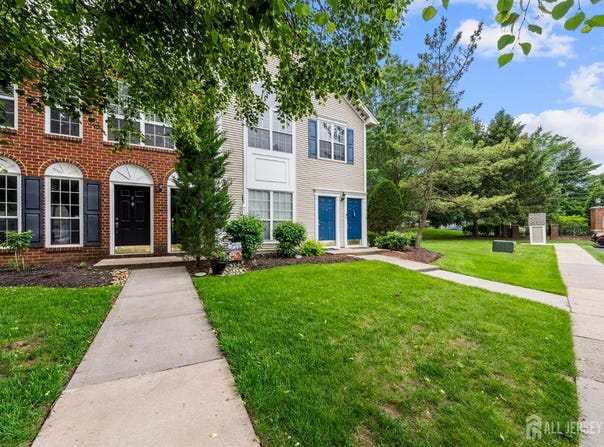 6 Amethyst Way, Franklin Twsp, NJ 08823