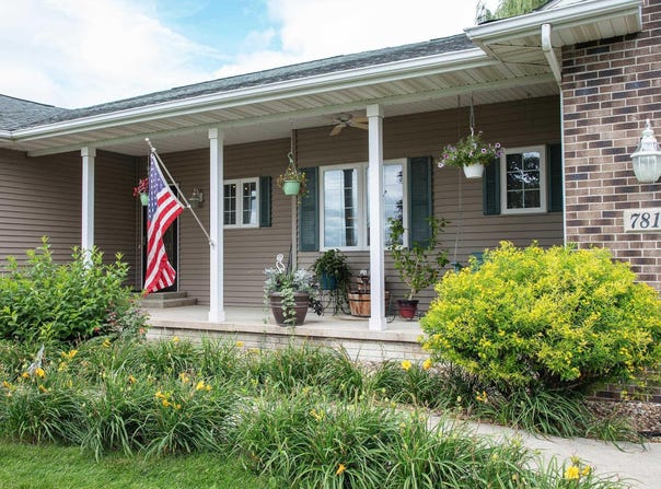 7811 Moline Road, Waterloo, IA 50703