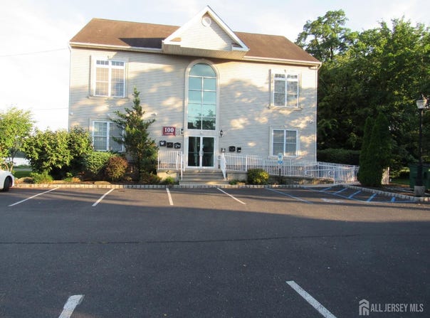 100 Lakeview Avenue, Monroe, NJ 08831