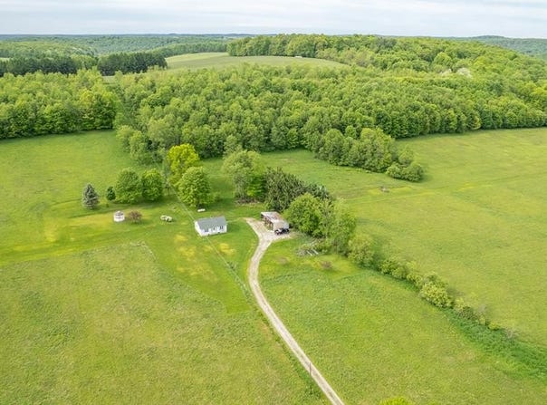 1158 Burns Road, Venus, PA 16364