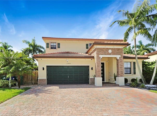 15480 SW 119th Ter, Miami, FL 33196