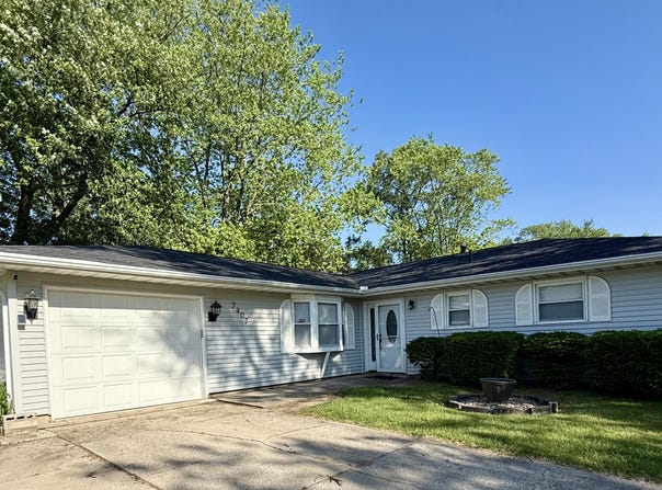 7407 Taney Place, Merrillville, IN 46410