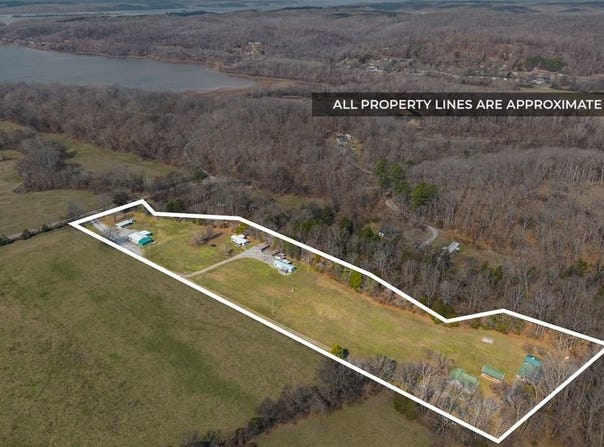 1095 White Oak Rd, STEWART, TN 37175