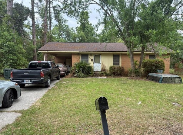 819 NE Woodlawn Dr., Valdosta, GA 31602