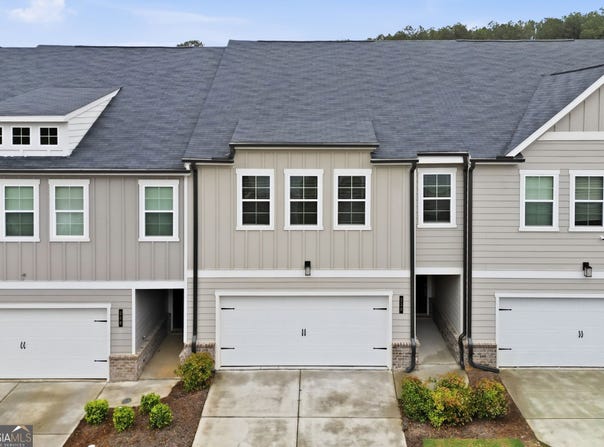 230 Point Place Drive, Loganville, GA 30052
