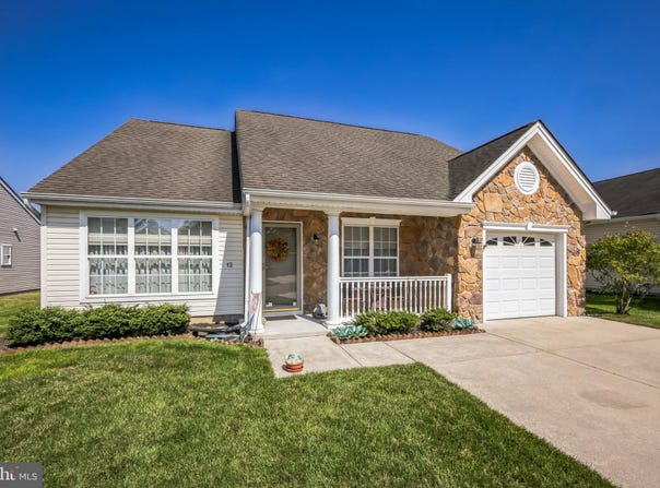 12 MEADOWVIEW DRIVE, WOODSTOWN, NJ 08098