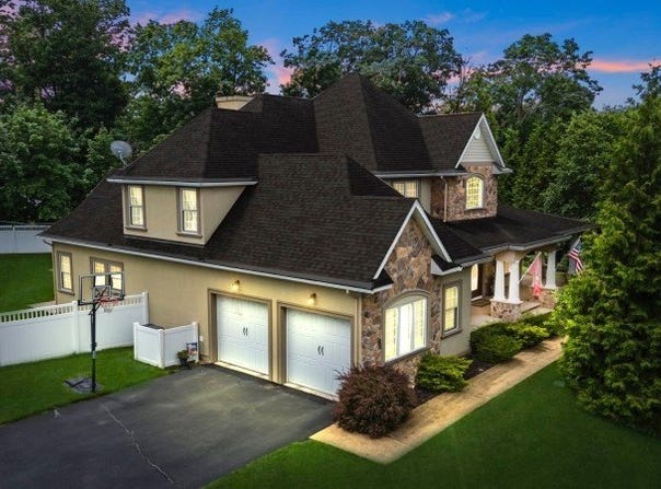 8 Eden Ln, Hanover Twp., NJ 07981-1409