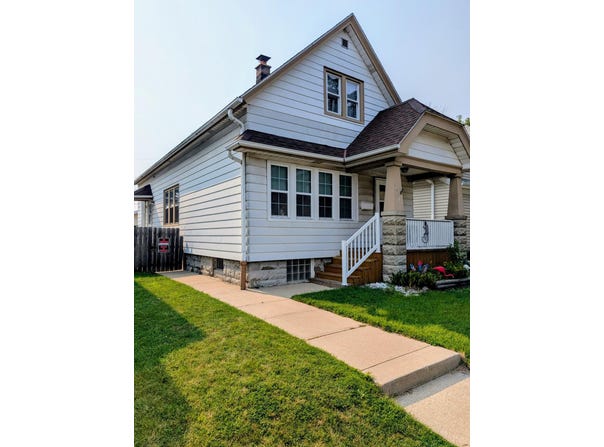 2673 S 30th St, Milwaukee, WI 53215