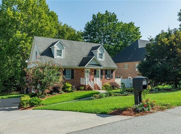 6711 Fairwood Court, Clemmons, NC 27012