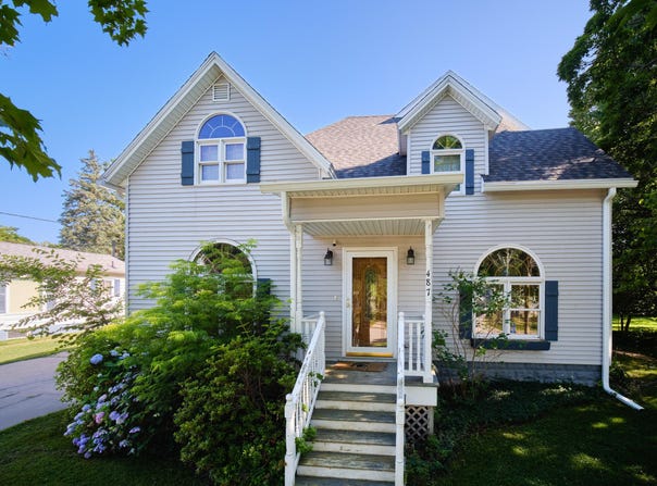 487 4th Street, Manistee, MI 49660