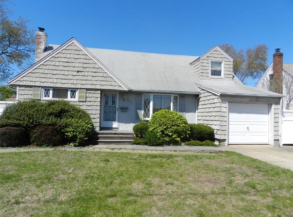 331 Boundary Avenue, Bethpage, NY 11714