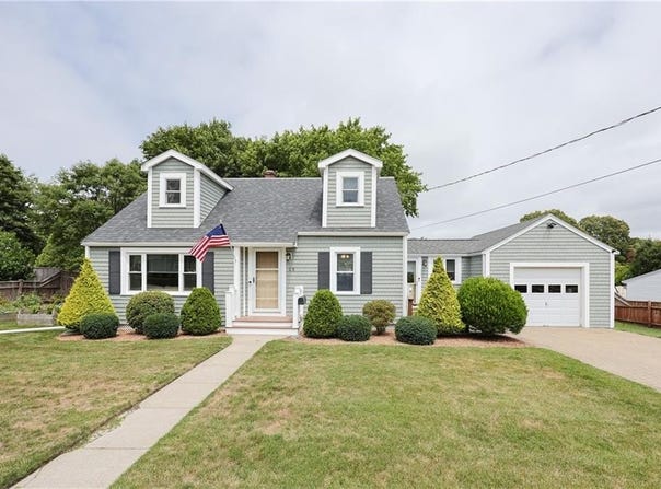 15 Terrace Drive, Bristol, RI 02809