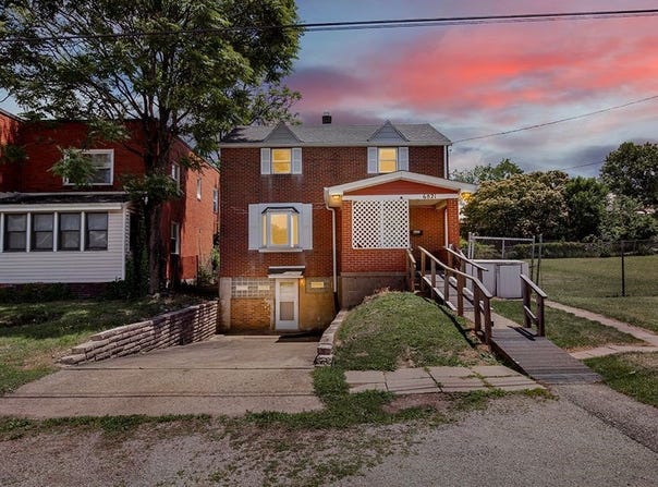 6821 Buchanan Ave, West Mifflin, PA 15122