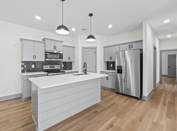 2799 S Cedar Crest, Wichita, KS 67215