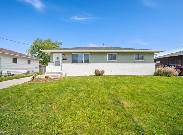 322 Windsor Drive, Elyria, OH 44035