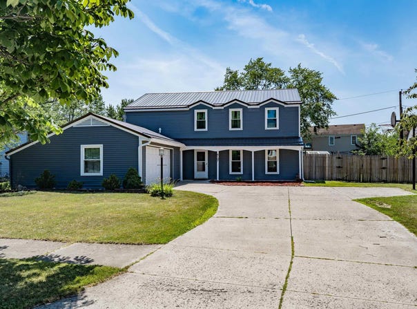 6107 Old Brook Drive, Fort Wayne, IN 46835-2437