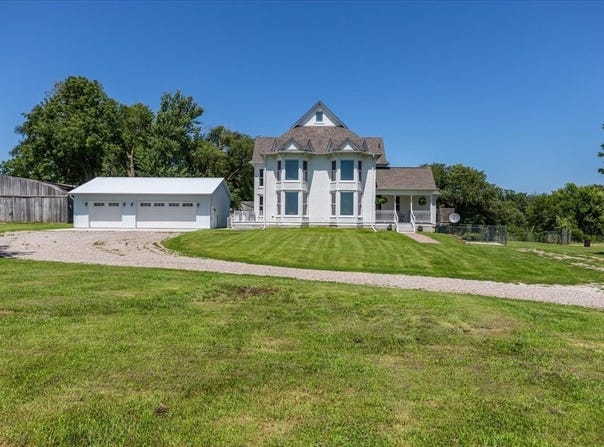 4842 Highway F48 W, Newton, IA 50208