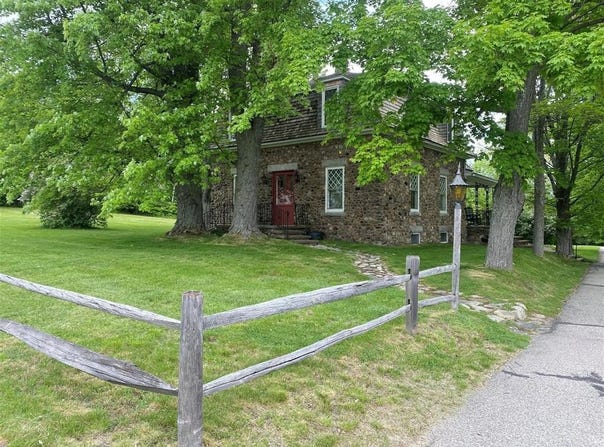 704 Hillside ave, Other City - Not In The State Of Florida, NH 03570