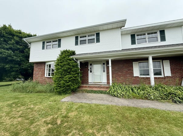 54 Pine Ledge Road, Bangor, ME 04401