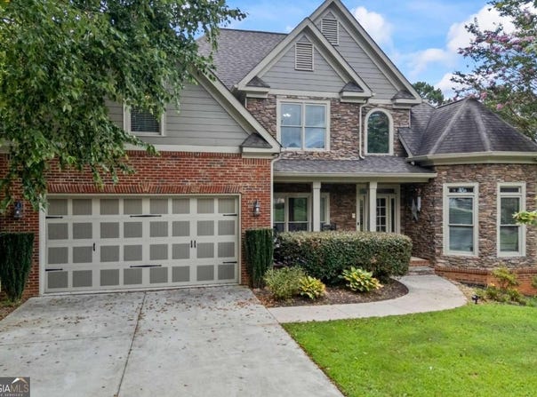 1030 Silver Thorne, Loganville, GA 30052
