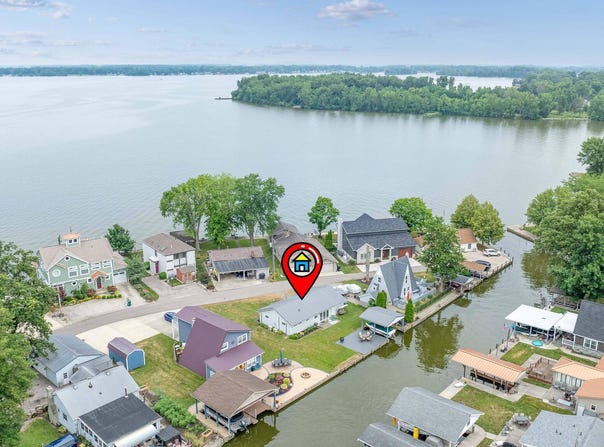 9194 Lake Avenue, Huntsville, OH 43324