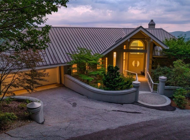 4594 Dillard Road, Highlands, NC 28741