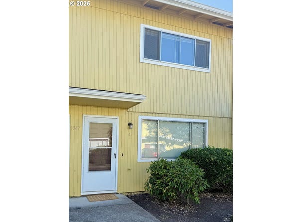 1947 W 17TH AVE, Eugene, OR 97402