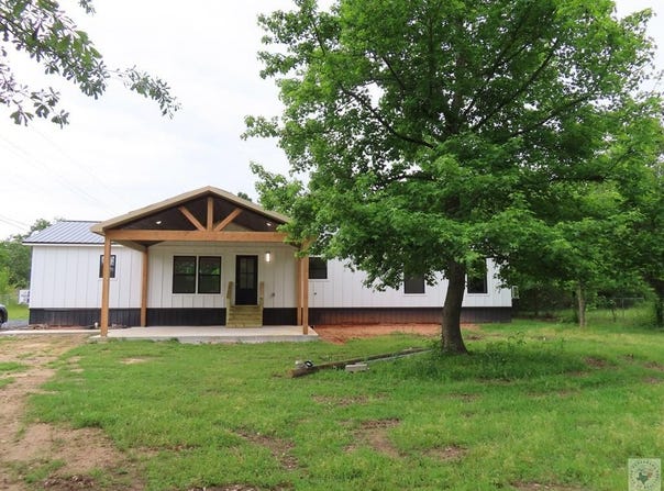 204 Browning, Hooks, TX 75561