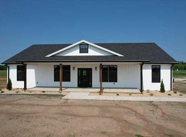 1883 S Farm Rd 107, Springfield, MO 65802