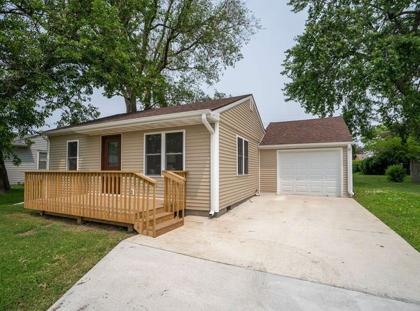 400 E 22nd Street S, Newton, IA 50208