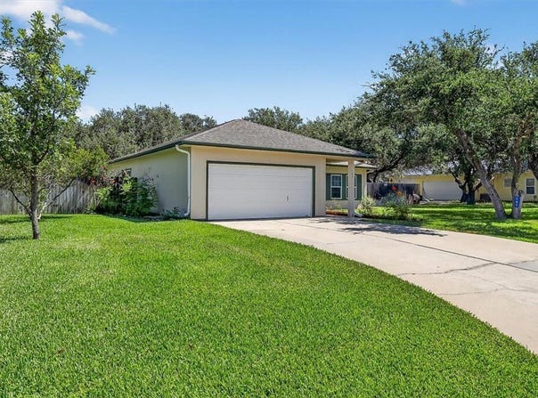 107 S Sierra Woods Drive, Rockport, TX 78382