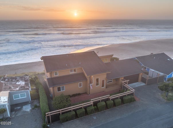 7045 Neptune Avenue, Gleneden Beach, OR 97388