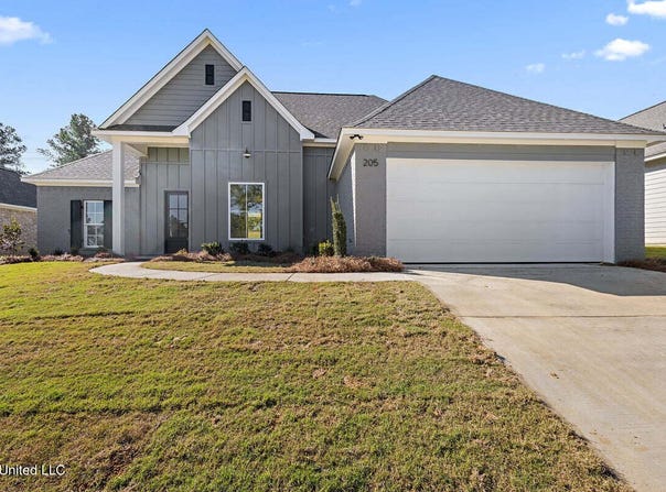 205 Lake Crest Drive, Madison, MS 39110