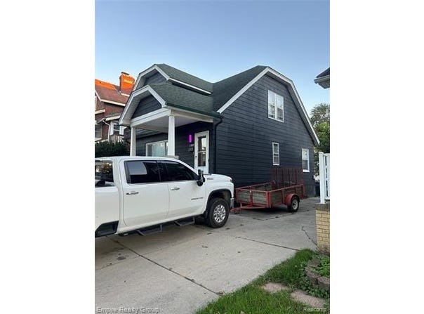 1389 Mark Avenue, Lincoln Park, MI 48146